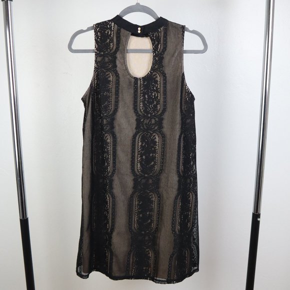 Laced Sleeveless Dress - Picture 5 of 8